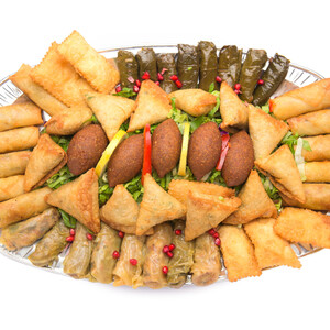 صحن مقبلات وسط